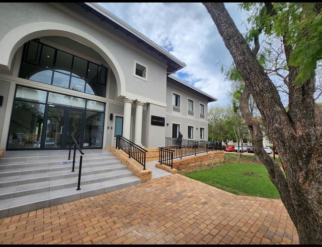 223M² OFFICE TO LET IN WATERFALL